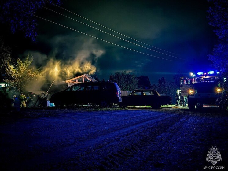 В Рубцовске из-за перекала печи загорелся частный дом