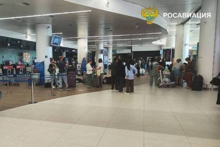 Самолет Москва-Анадырь из-за непогоды ушел на запасной аэродром