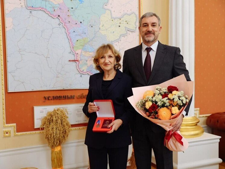 Медаль «За заслуги перед Амурской областью» передали директору предприятия из Ивановки