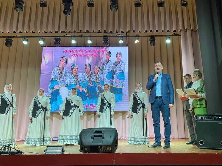 Татарский ансамбль «Былбылым» из Сосновоборского района отметил 35-летие благотворительным концертом