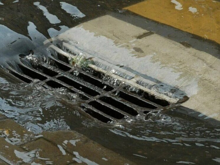 Затопленный подвал и плесень: томская прокуратура добилась ремонта в доме на Лазо