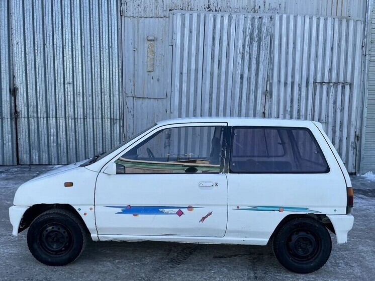 «Можно занести на балкон»: маленький Subaru Rex 1988 года продают в Новосибирске