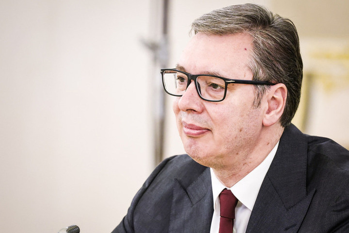 Захарова отметила противоречивость слов Вучича о поставках оружия