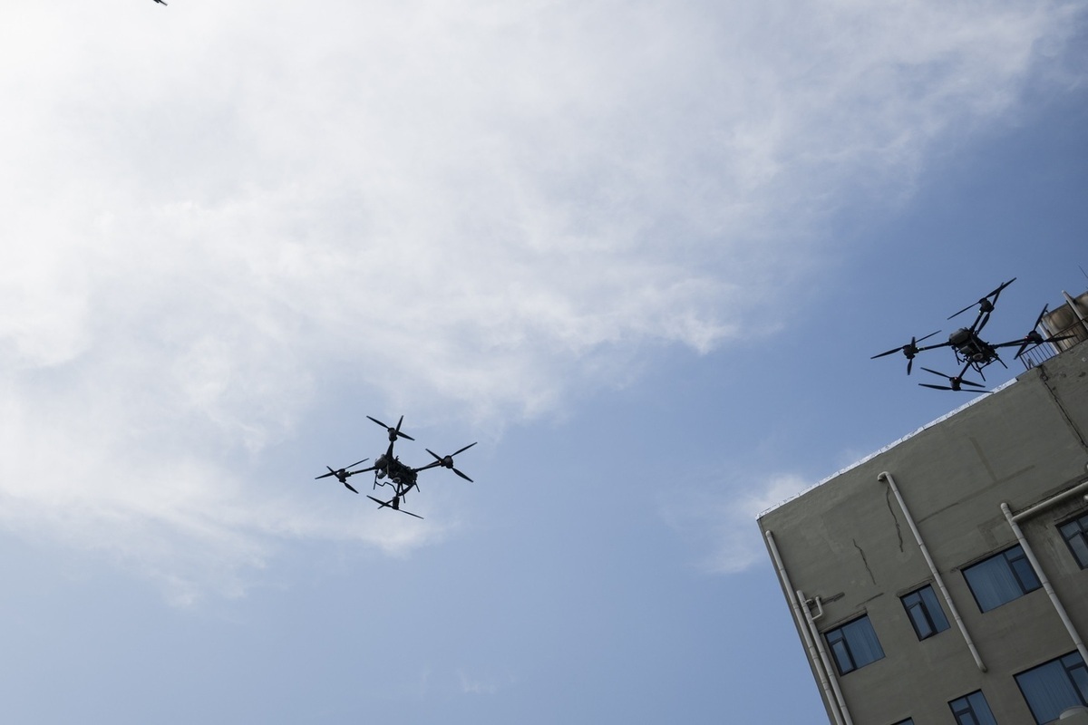 Ruska protiletalska obramba sestrelila ukrajinske drone nad tremi regijami