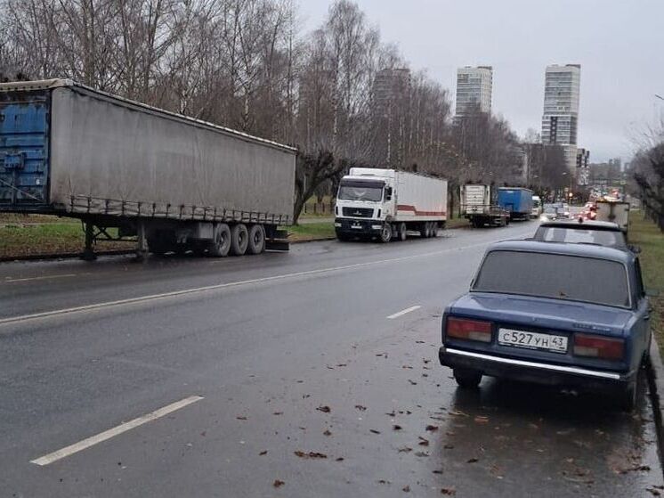 Участок улицы Калинина освободят от парковки ради безопасности кировчан