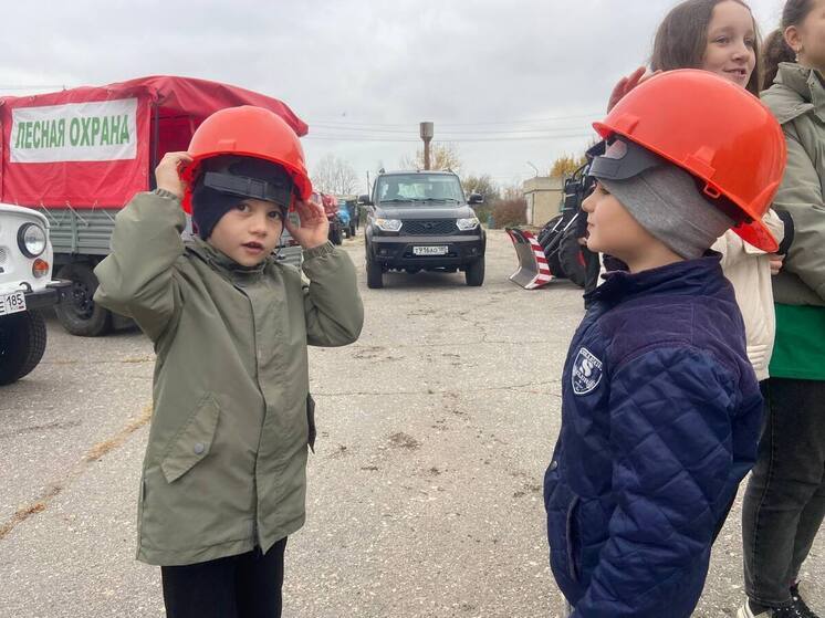 Мелитопольский лесхоз открыл двери для юных лесничих