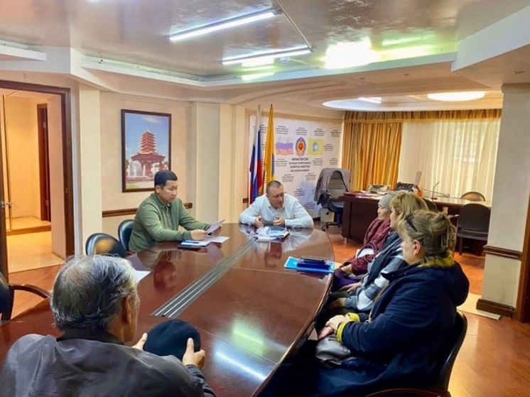 В Элисте провели встречу с жителями