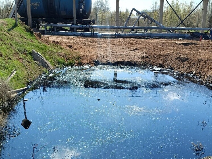 Администрация Ахтубинска оштрафована за загрязнение почвы нефтепродуктами