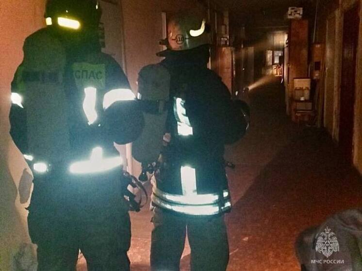 В Выборге пожарные спасли 19 человек из многоквартирного дома