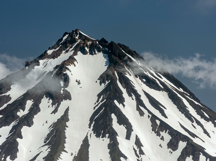 Работник буровой установки погиб после схода лавины в Камчатском крае