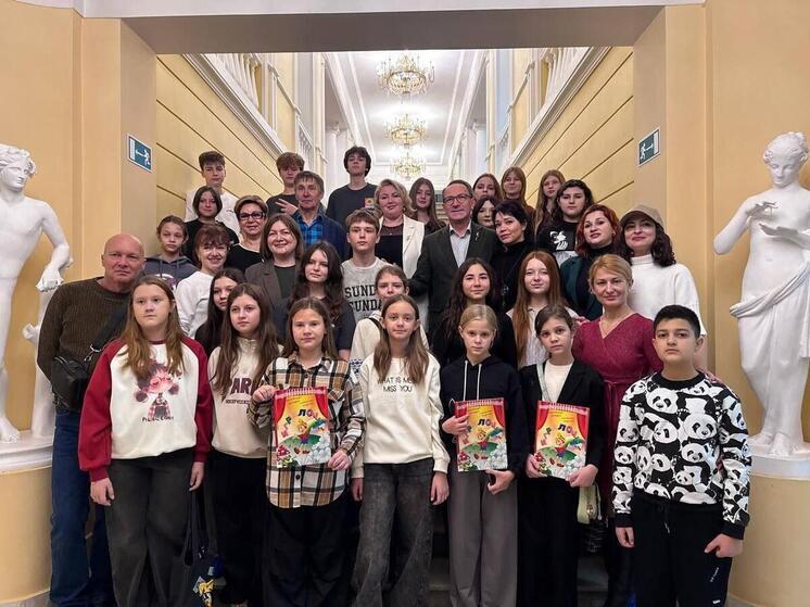 Юные запорожцы посетили театр драмы в Ярославле