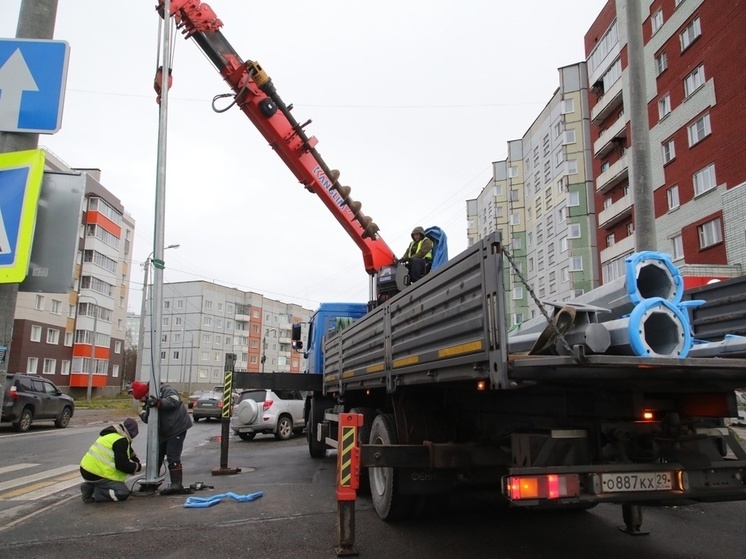 В Северодвинске устанавливают новые светофорные объекты