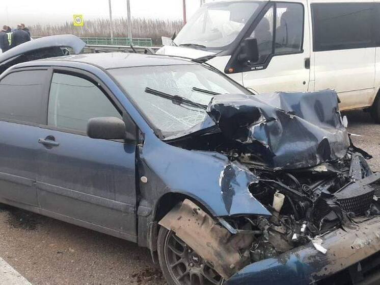 В Курской области в страшном ДТП с микроавтобусом ранены семь человек