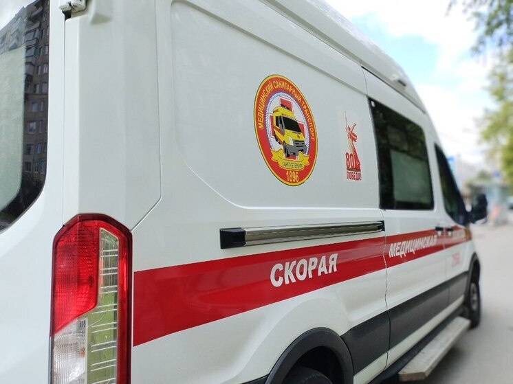 Женщина погибла в легковушке до приезда скорой после ДТП в Ленобласти