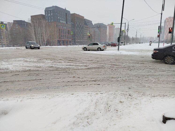 После метели 8 ноября на дорогах Новосибирска образовалась грязь