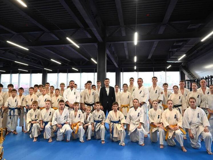 Жабин встретился с победителями международных соревнований по киокусинкай