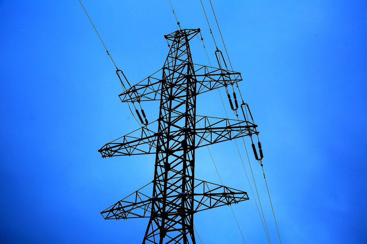 V Kijevu in drugih ukrajinskih regijah napovedani izredni izklopi električne energije