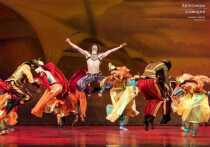 Вечера «Автографы и имиджи», которые уже не первый год показывает в Государственном Кремлевском Дворце (ГКД) всемирно известный российский танцовщик Андрис Лиепа, пользуются у любителей балета большой популярностью