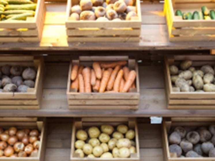 В Свердловскую область тайно завезли тонны овощей и ягод