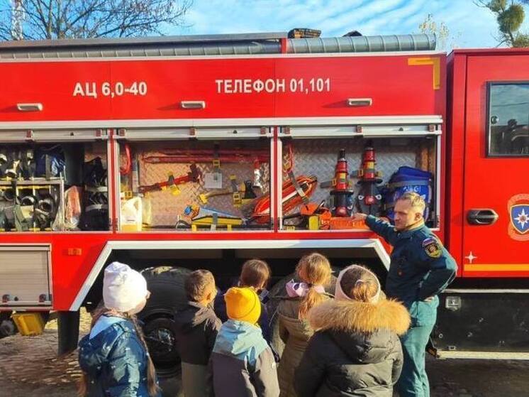 Черняховские школьники побывали в гостях у пожарных