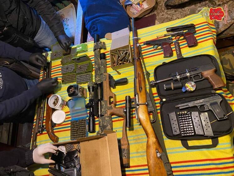 Петербуржец получил еще три «уголовки» за переделку учебного оружия в боевое