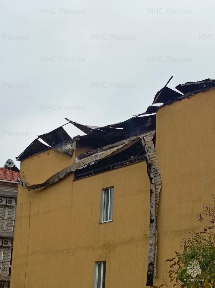 В Херсонской области потушили пожар в пансионате в Железном Порту