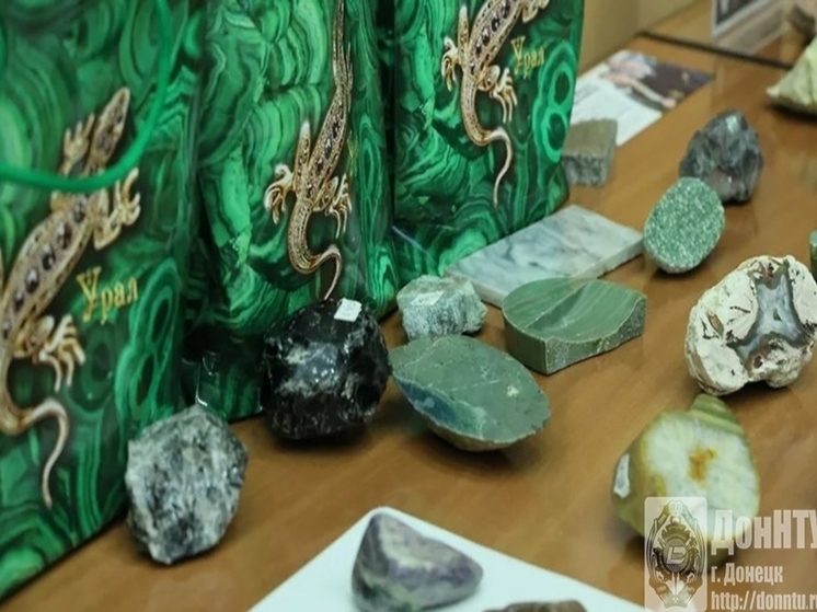 ДонНТУ получил из Урала коллекцию из 1300 образцов минералов, горных пород и руд