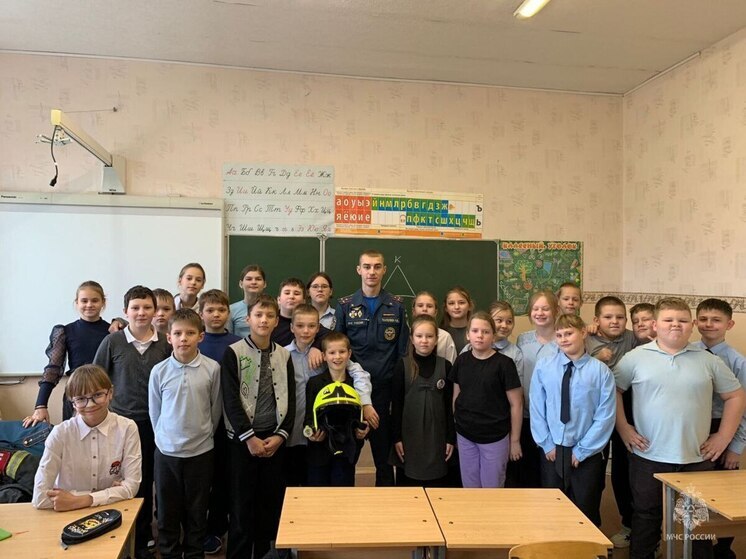 Юные жители Великих Лук погрузились в мир пожарной безопасности