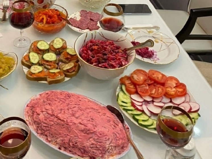 Волгоградцам рассказали, какими блюдами удивить гостей в Новый год  Огненной Лошади