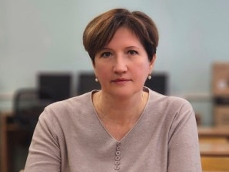 Боровичскому учителю химии выплатят 50 тысяч рублей за выпускника-стобалльника