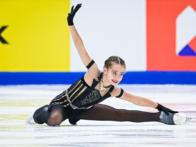 На четвёртом этапе юниорской серии Гран-при России «Идель» в Казани победу одержала Майя Сарафанова, впервые выигравшая этап Гран-при. Серебро завоевала София Сарновская, бронзу — Арина Ореховская, также впервые поднявшаяся на пьедестал. Майя отказалась от четверного прыжка в пользу чистоты, София улучшила личный рекорд на 10 баллов, Арина исполнила четверной лутц с недокрутом. Шестой стала Маргарита Базылюк, выигравшая произвольную программу с двумя четверными сальховами.