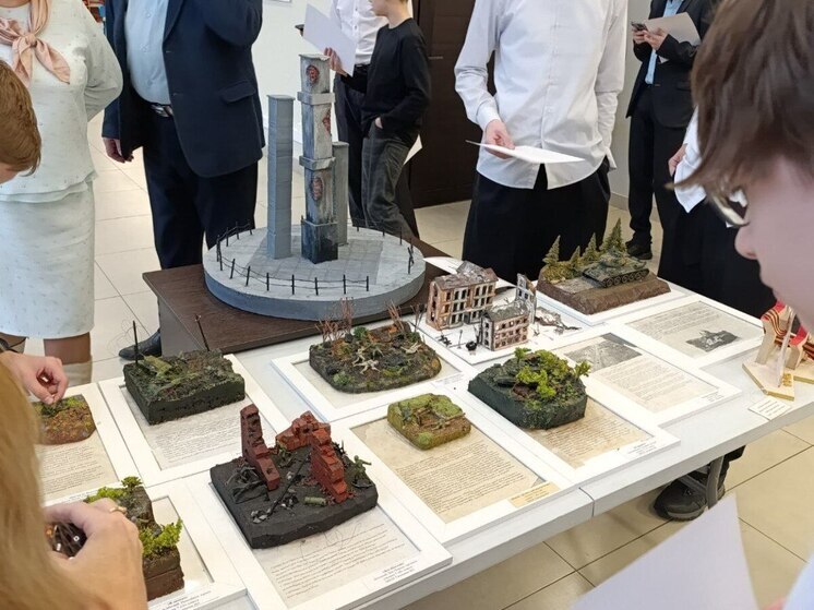 Мурманские гимназисты воссоздали события войны в диорамах