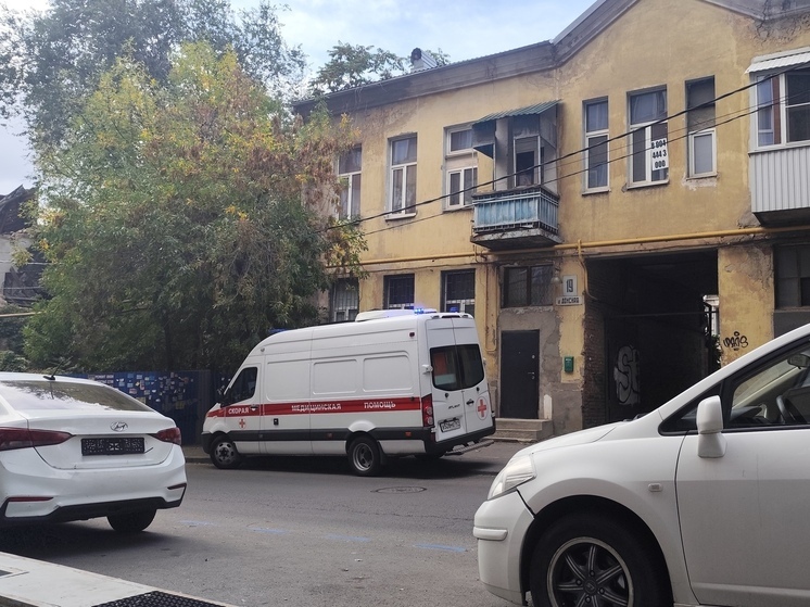 В Волгодонске мужчина упал с двенадцатого этажа и разбился насмерть