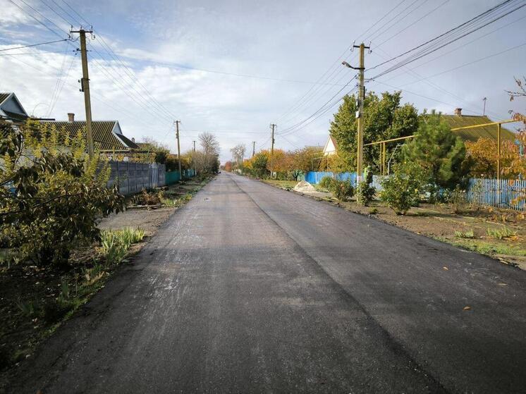 Ярославская область ремонтирует улицу в запорожской Акимовке