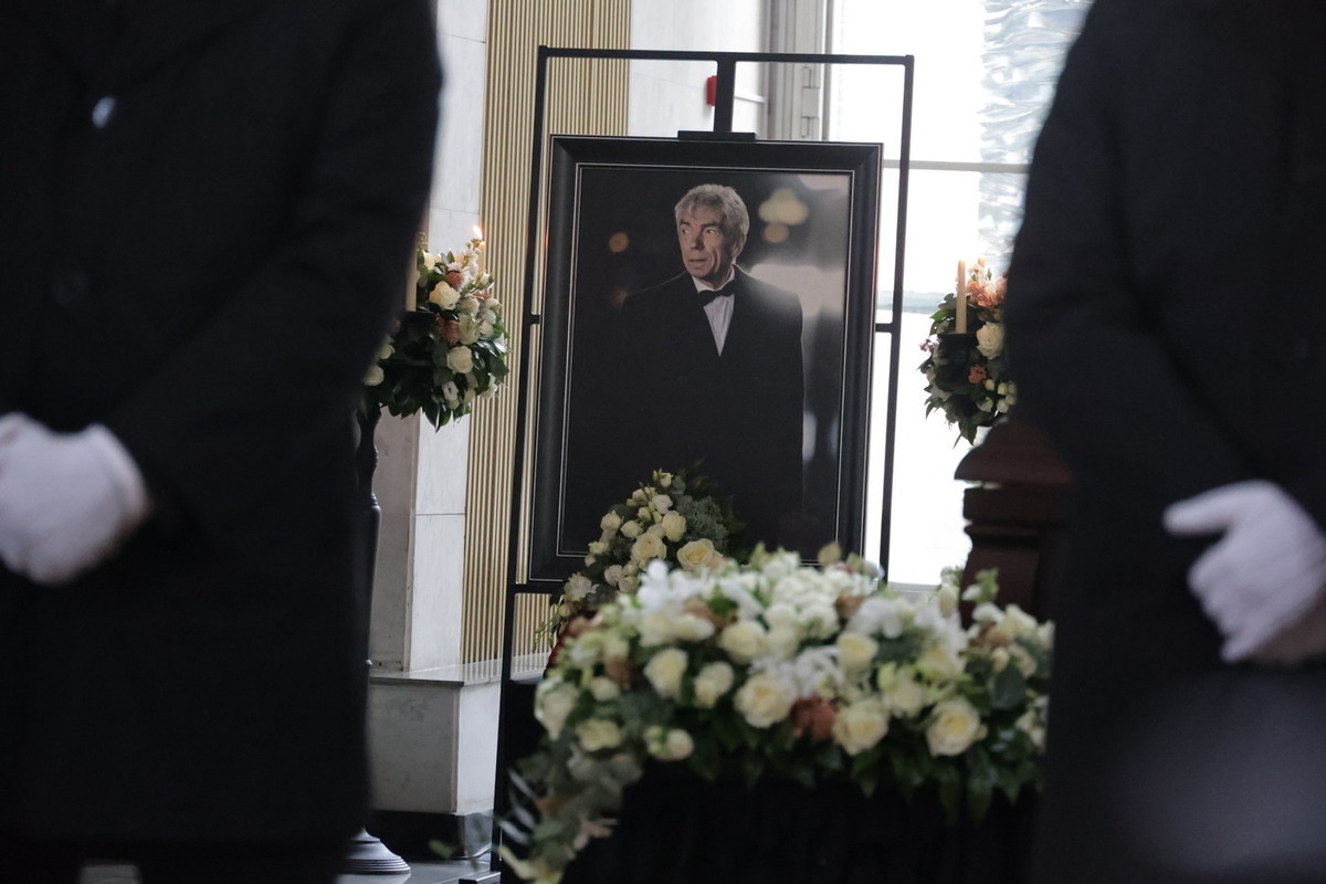 Пелагея, Пельш и Буйнов: кто пришел проститься с Юрием Николаевым