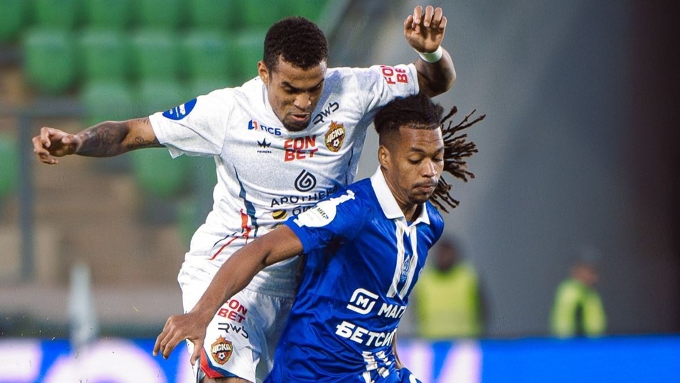 Тороп в воротах, Глебов в атаке: как ЦСКА выиграл в Каспийске и стал лидером