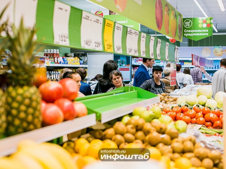 Новогодний стол без стресса и переплат: список продуктов, которые стоит купить уже в ноябре