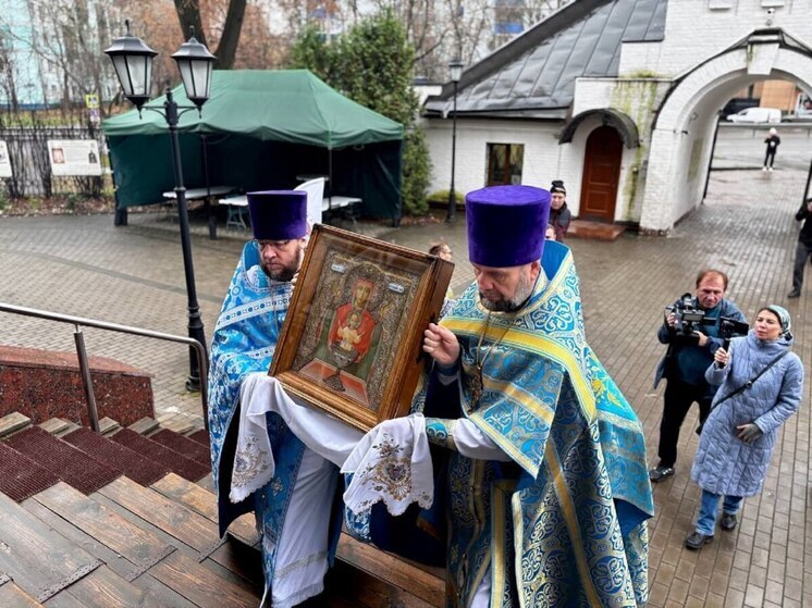 Чудотворная икона из Серпухова прибыла в Люберцы