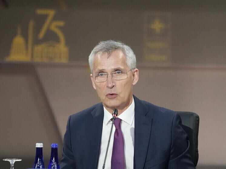 Stoltenberg: Zełenski na początku II wojny światowej zwrócił się ze swojego bunkra z prośbą o zamknięcie przestrzeni powietrznej nad Ukrainą.