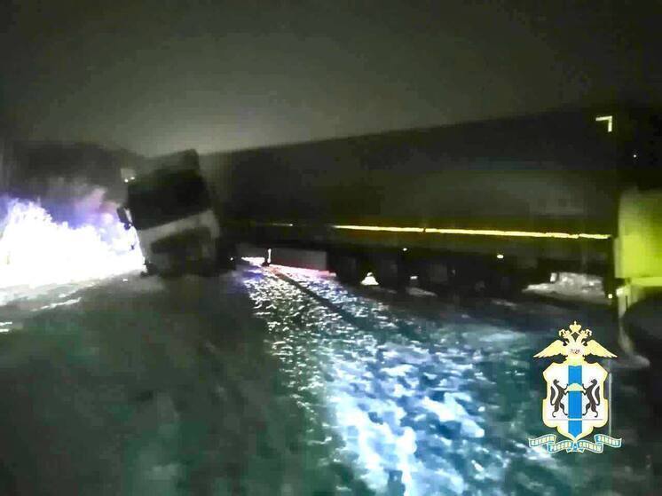 В Забайкалье при столкновении грузовика и легковой машины погибли два человека