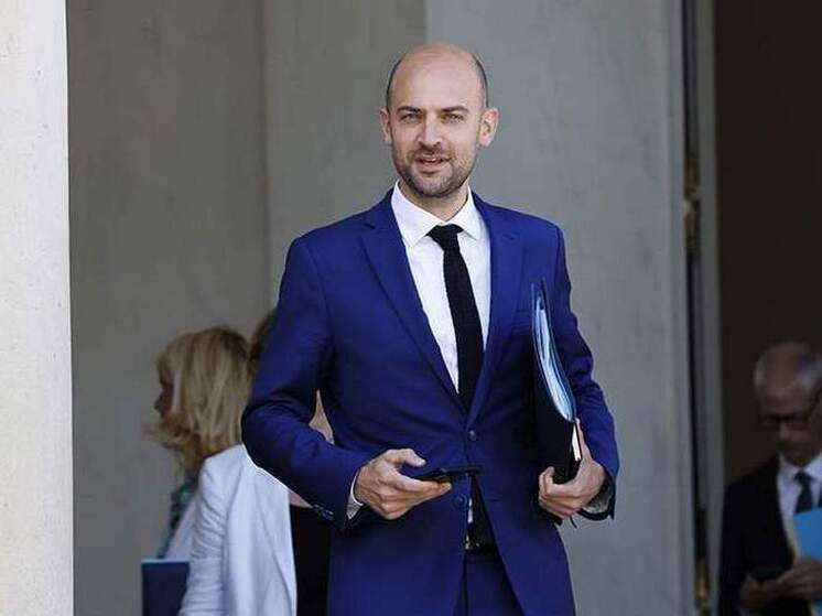 Глава МИД Франции Барро подверг критике действия США в Карибском море