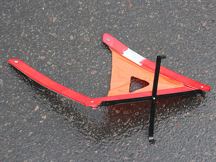 В Орле при столкновении легковушки и внедорожника погибла женщина