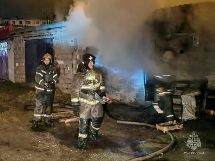 В Ермолине под Боровском тушили гараж