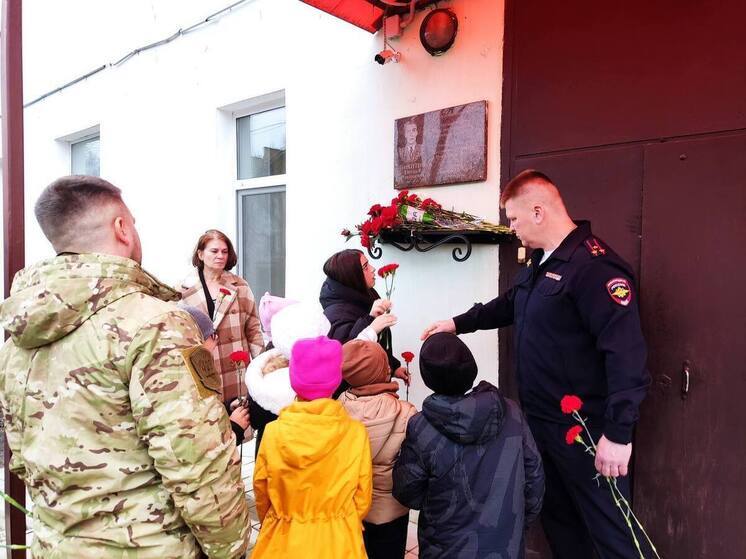 В Калуге почтили память погибшего сотрудника ОМОН