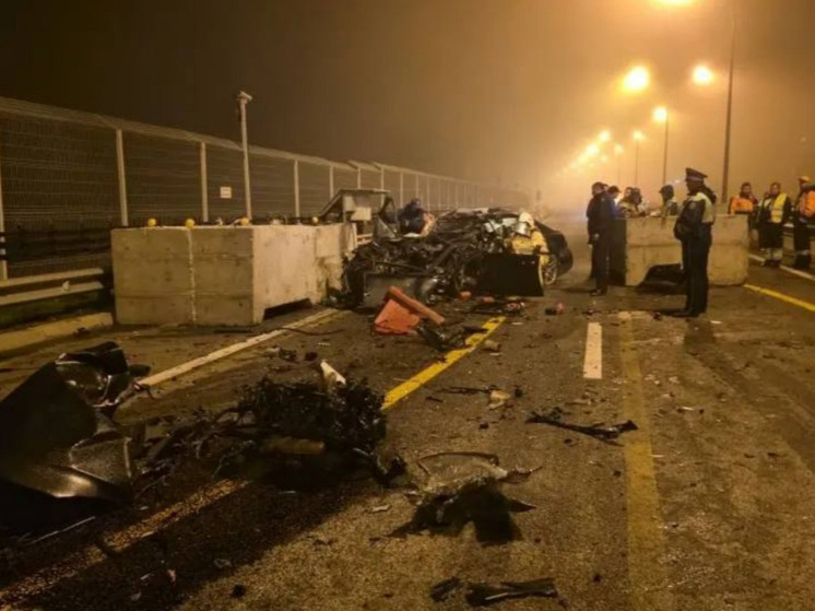 Два человека погибли в ДТП с легковушкой на Крымском мосту