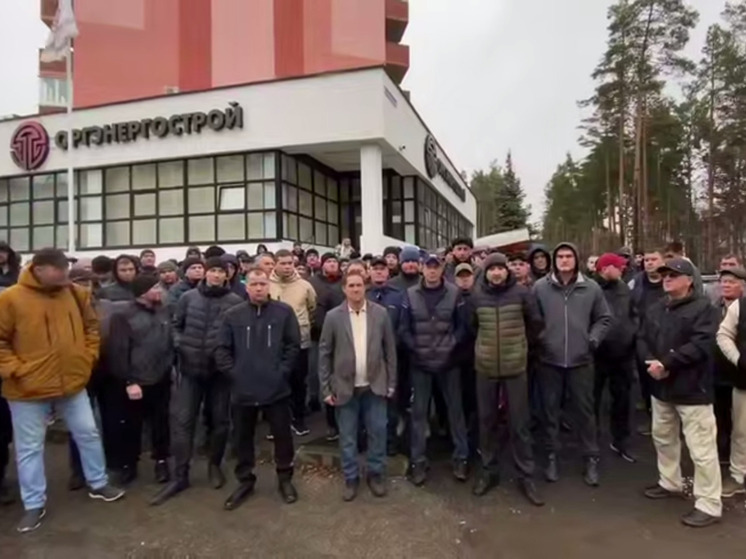 300 строителей вышли на забастовку в соседнем Димировграде Ульяновской области