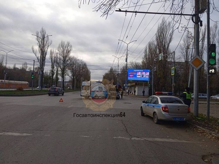 В Саратове в ДТП со скорой помощью пострадал ребёнок