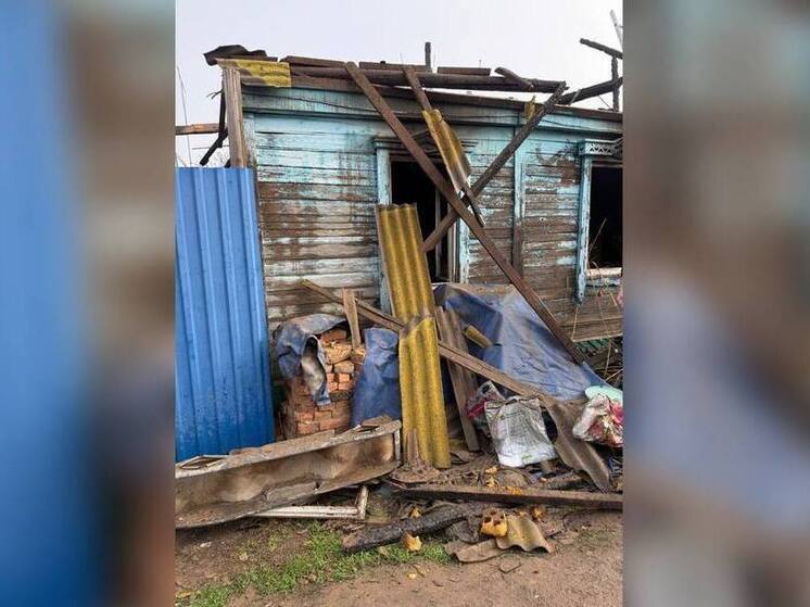 В Астрахани при пожаре в частном доме погибли пенсионерка и ребенок