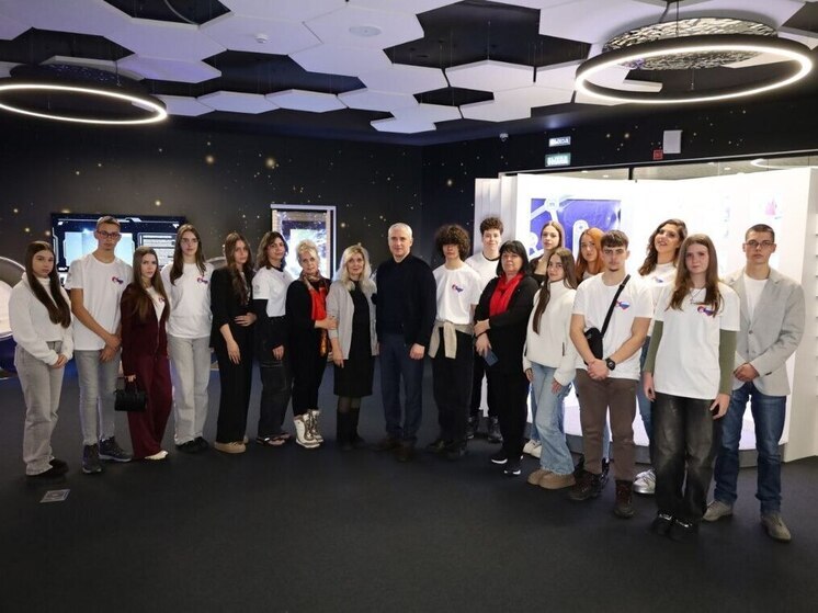 Сербские школьники поделились с Алексеем Романовым впечатлениями от посещения Ноябрьска