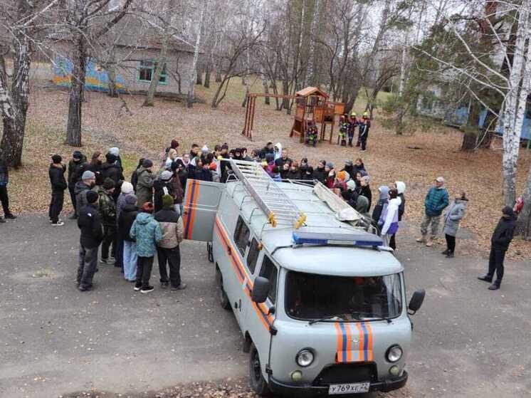 Алтайский участник СВО рассказал школьникам о боевом опыте
